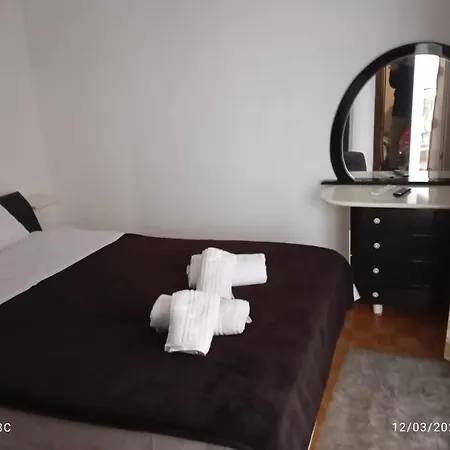 Iliroomskavala شقة *